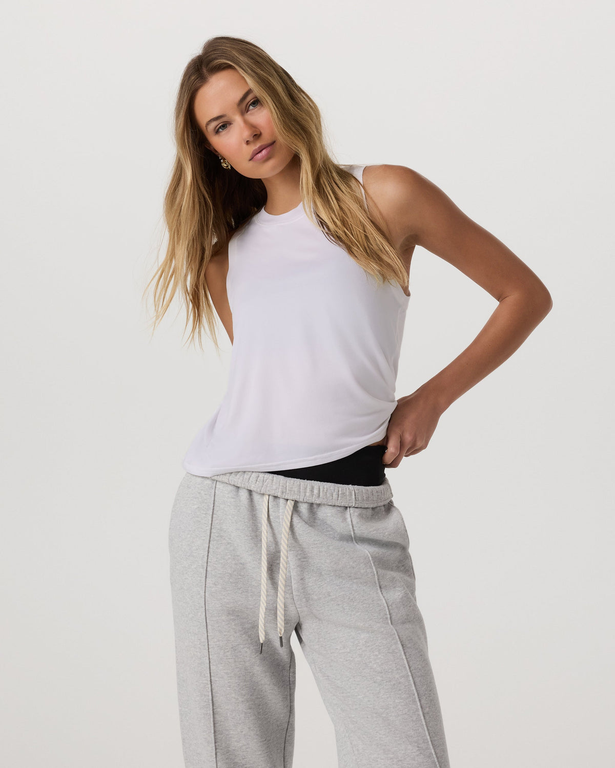 VW123WHT_SP25_W_ECOMM_TOPS_FRONT_1.jpg