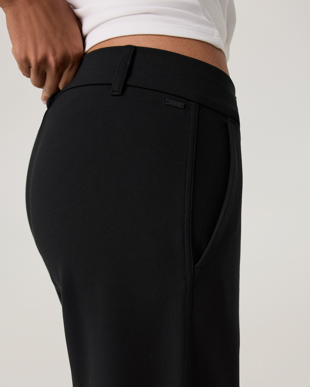 Maven Pull-On Wideleg-Short | Black