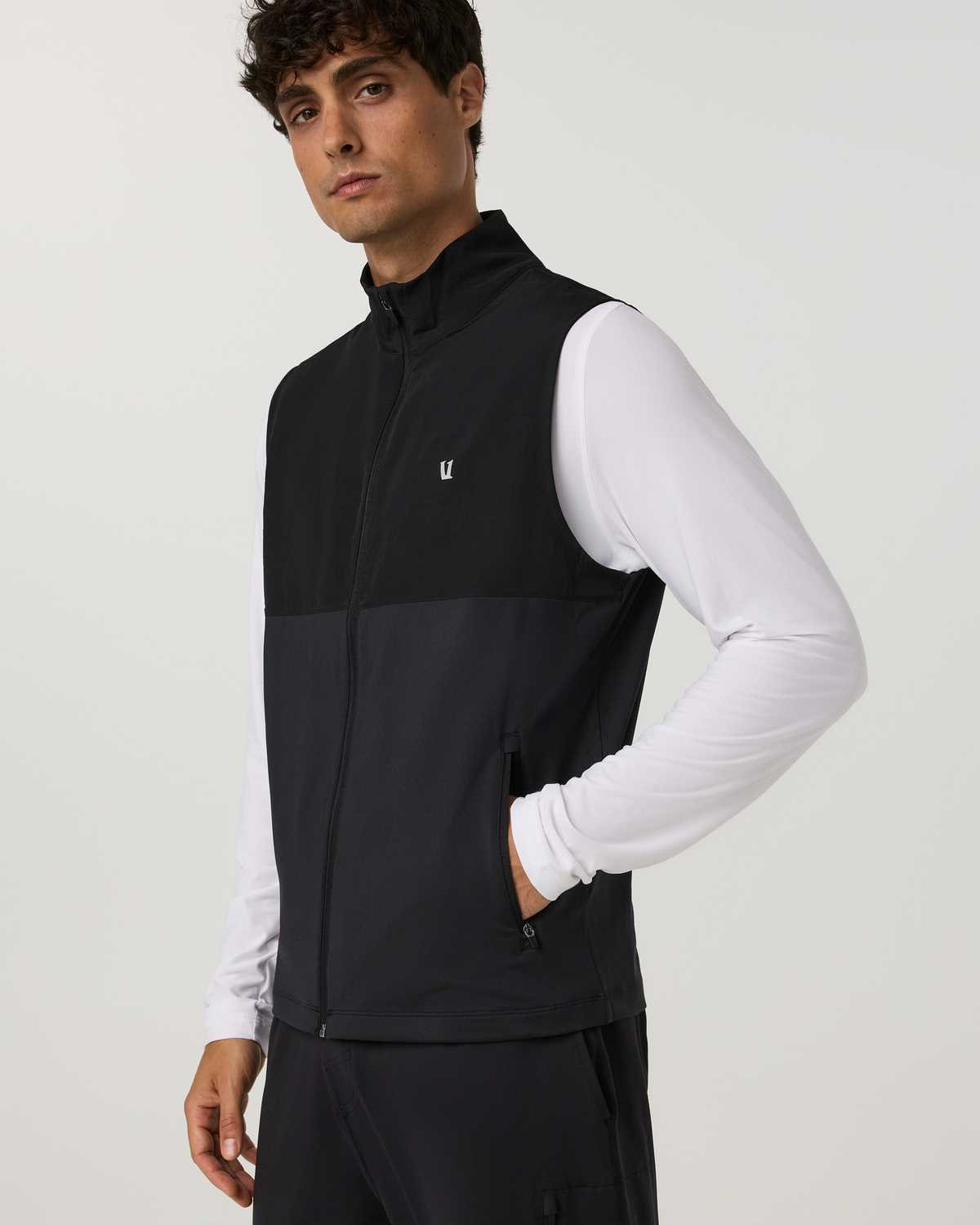V286BLK_FA26_M_OUTERWEAR_DETAIL_8.jpg