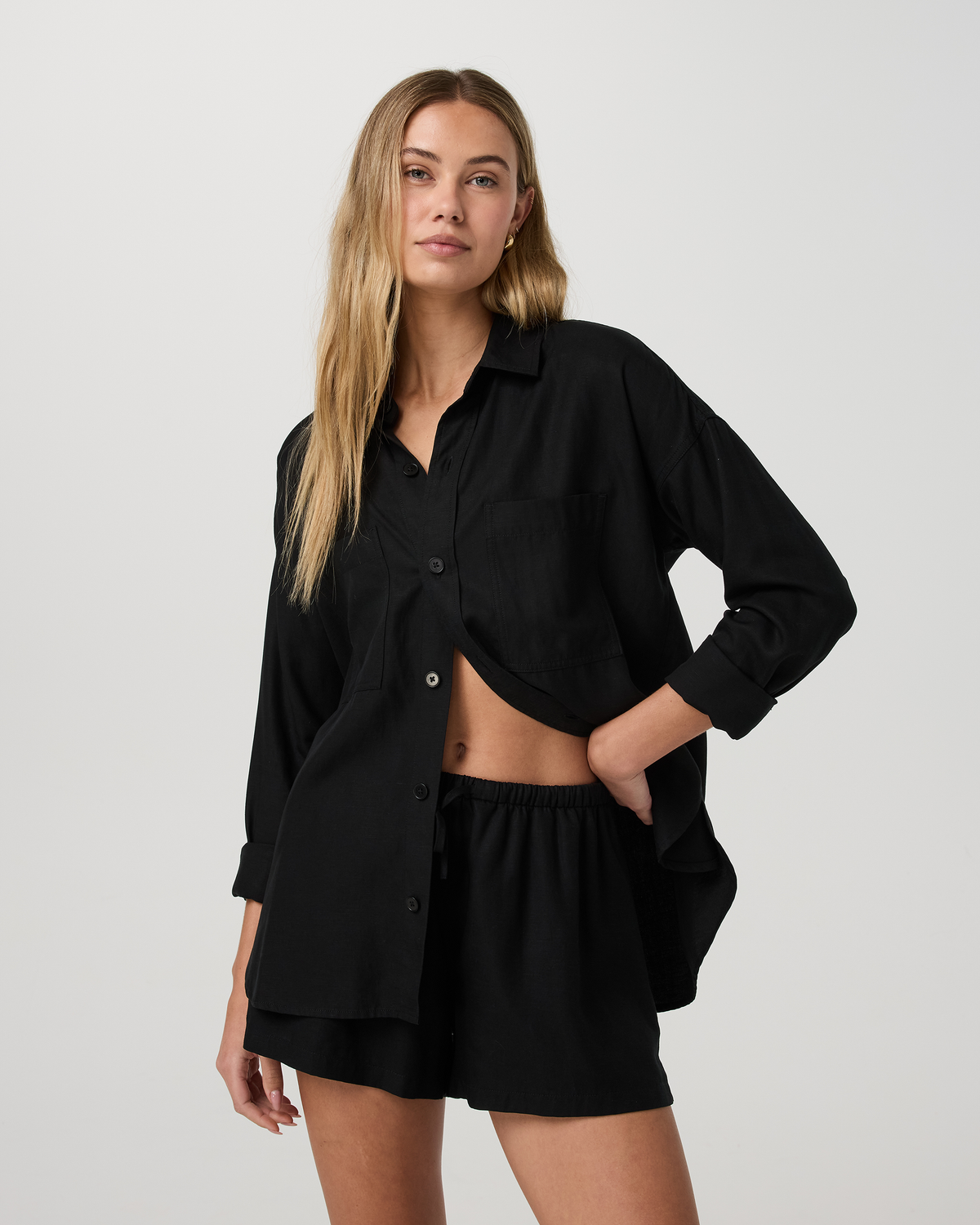 VW1150BLK_SP26_W_APPAREL_FRONT_2.jpg