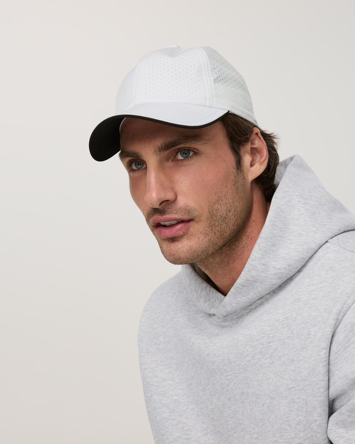 V8238WHT_FA26_UNISEX_HEADWEAR_FRONT_3.jpg