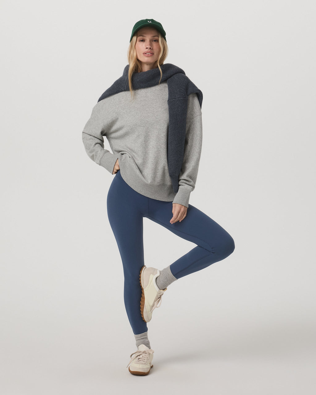 Sedona Weekender Crew | Light Heather Grey
