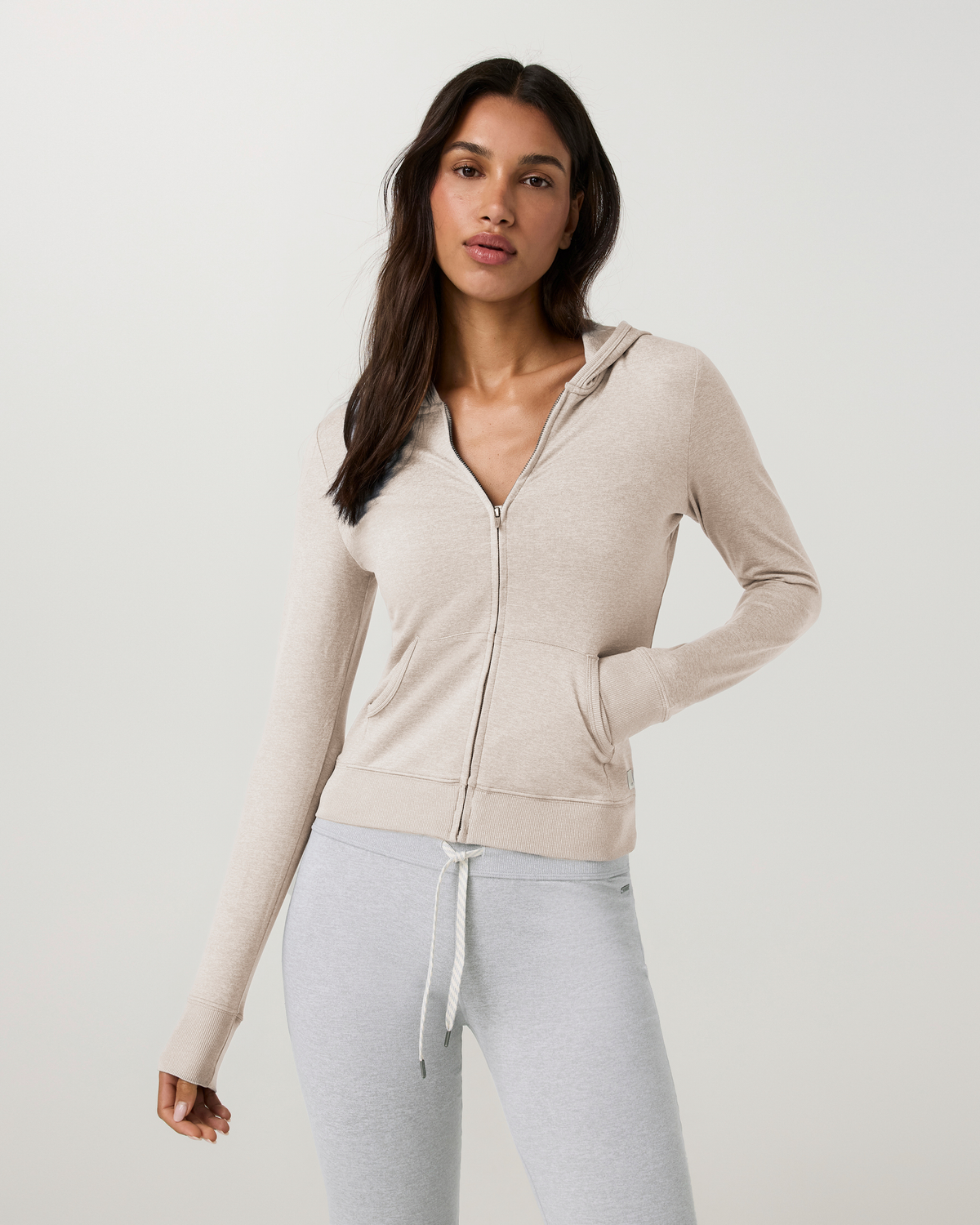 VW2084-LHEE FA26 W APPAREL FRONT 4