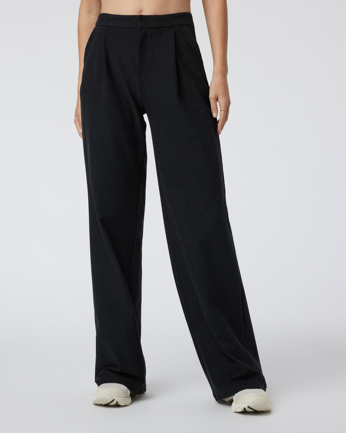 VW4089HBK_FA24_W_ECOMM_PANTS_FRONT_8.jpg